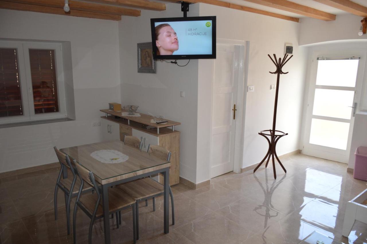 Studio Apartman Kata Prvic Sepurine Exterior photo