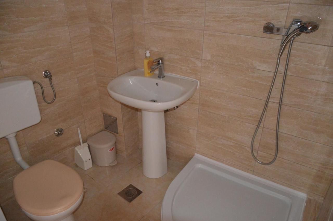 Studio Apartman Kata Prvic Sepurine Exterior photo